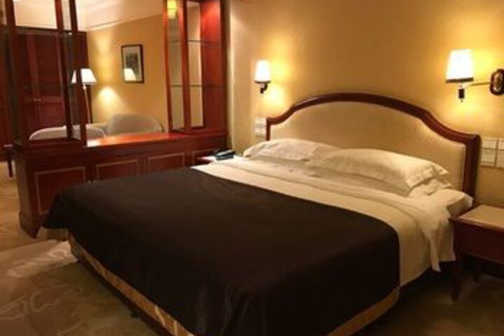 Room 26 of 43