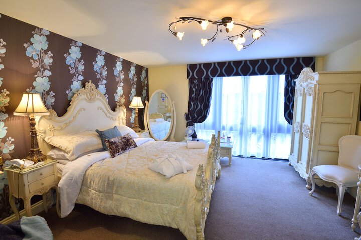 Room 9 of 61