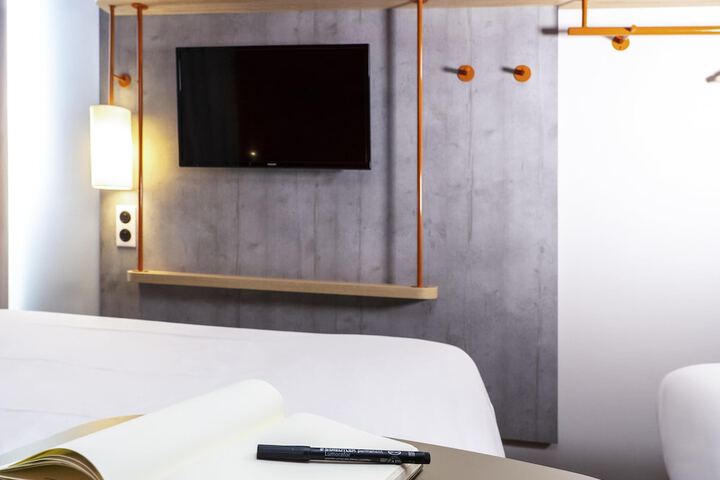 Room 13 of 46