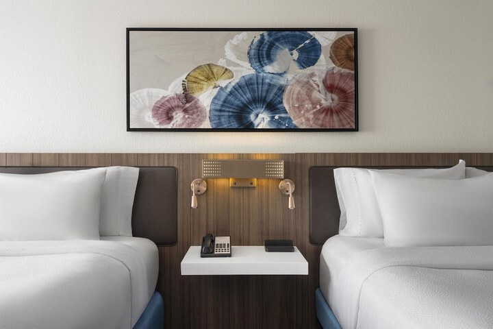 Room 13 of 42