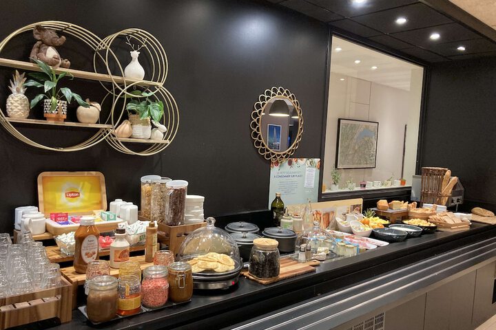 Breakfast area