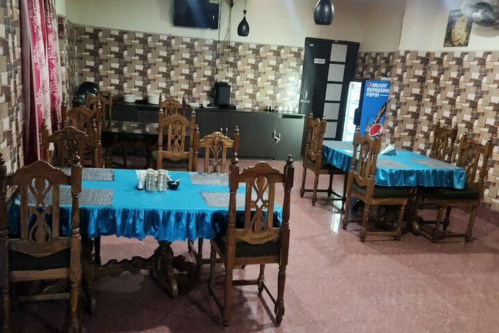 Dining 13 of 20