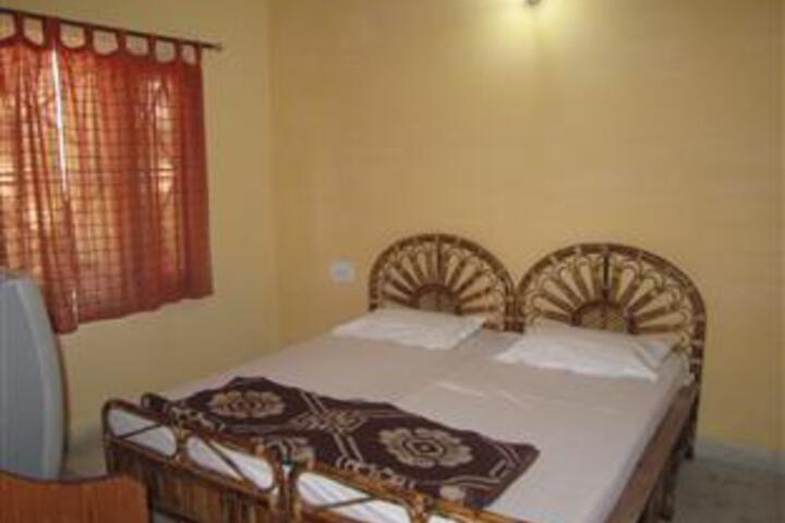 Room 3 of 6