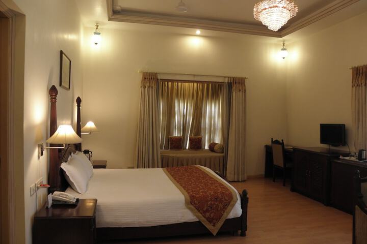 Room 9 of 65