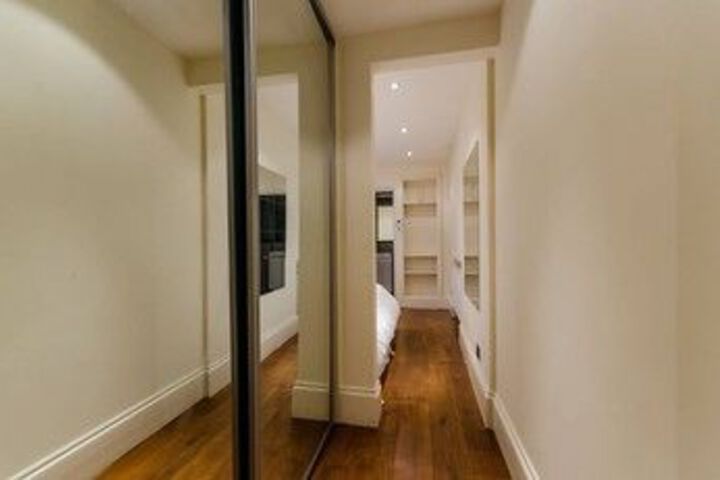 Room 2 of 23