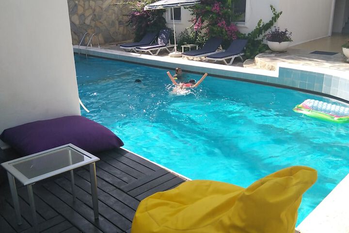 Pool 9 of 21