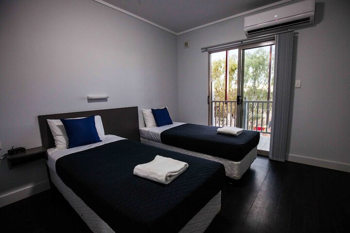 Room 3 of 28