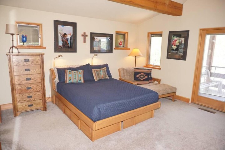 Room 3 of 23