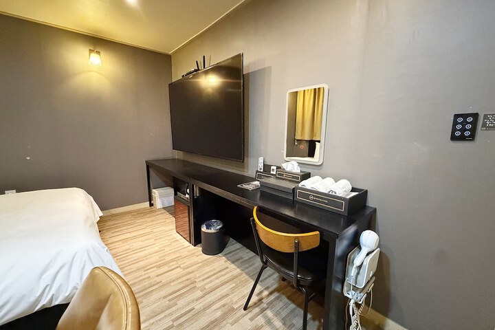 Room 29 of 73