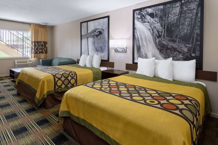 2 Double Beds (6 of 7)