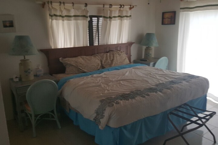 Room 4 of 27