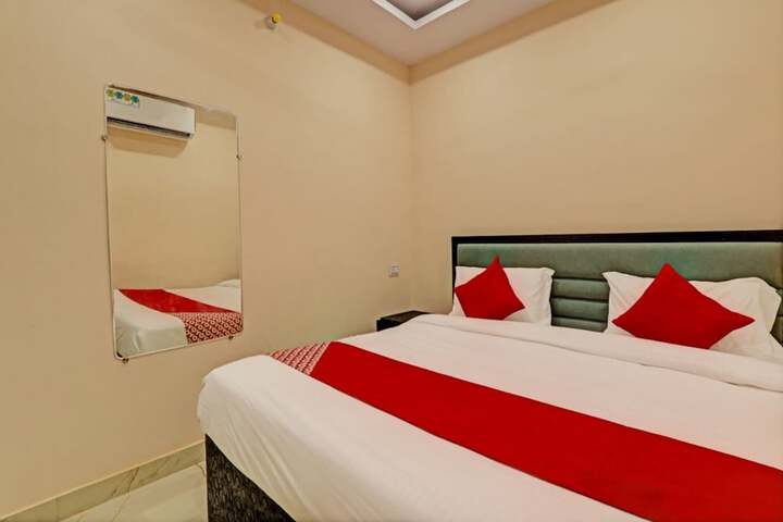 Room 3 of 10