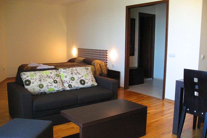 Room 7 of 68