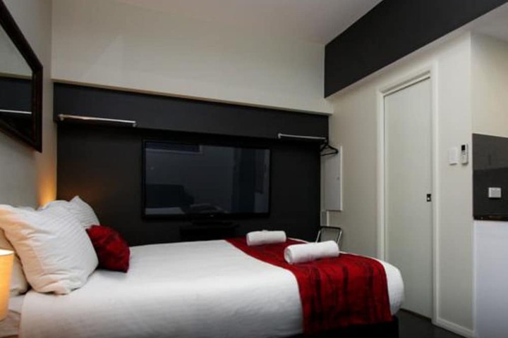 Room 4 of 22