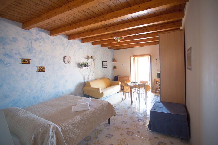 Room 5 of 43