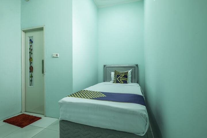 Room 6 of 25