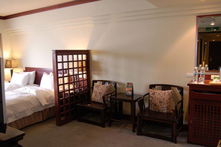 Room 25 of 51