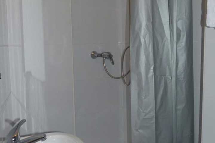 Room 6 of 14