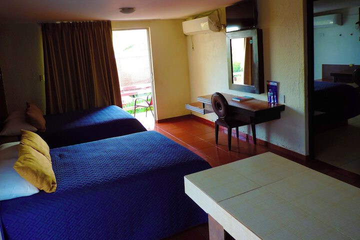 Room 10 of 65