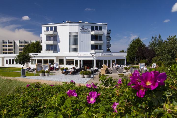Hotel Exterior 38 of 50