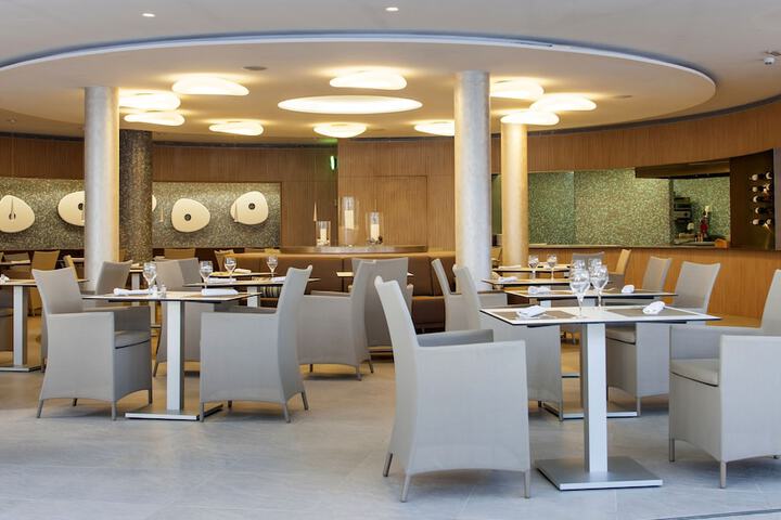 Dining 96 of 131