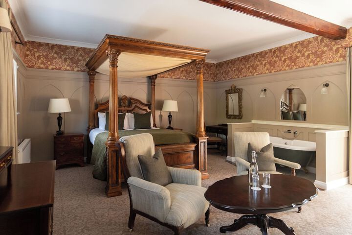 Room 25 of 103