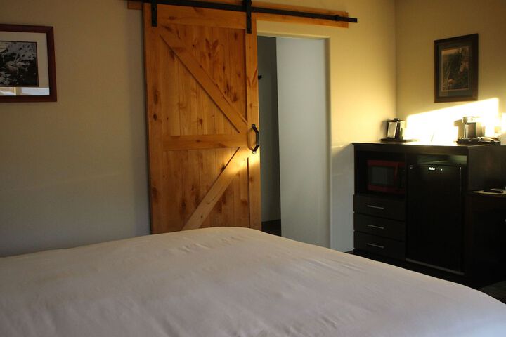 Room 15 of 37
