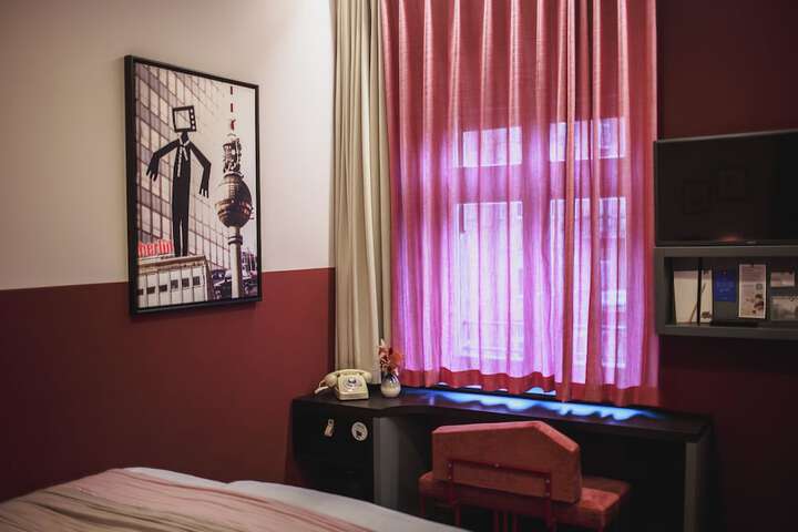 Room 52 of 134