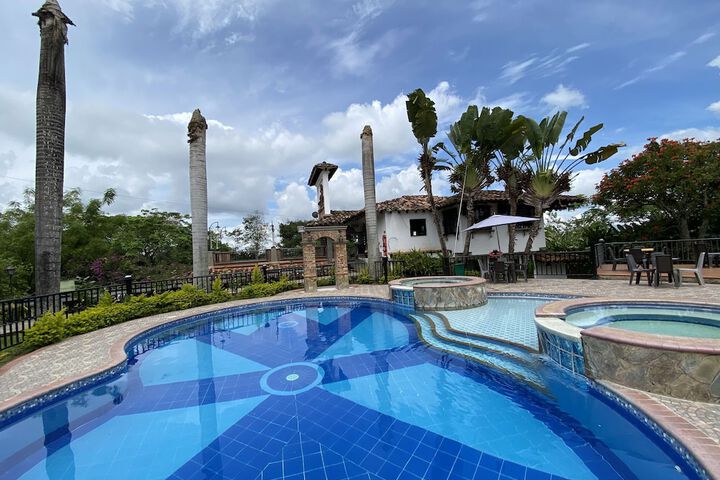 Pool 66 of 153