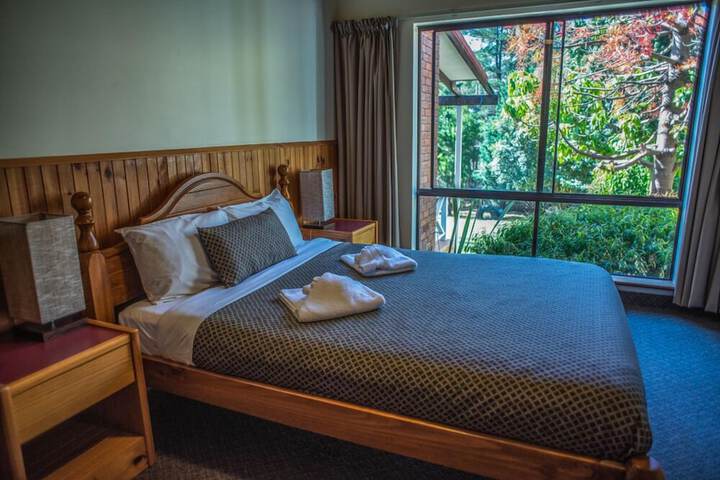 Room 15 of 233