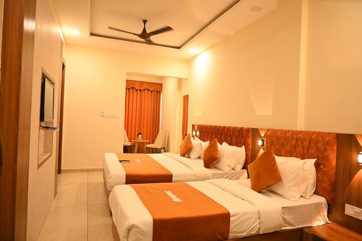Room 13 of 28