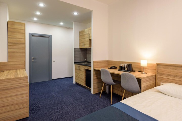 Room 13 of 24