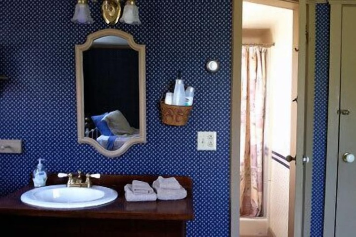 Room 16 of 25