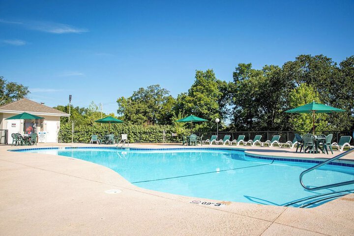 Pool 22 of 36