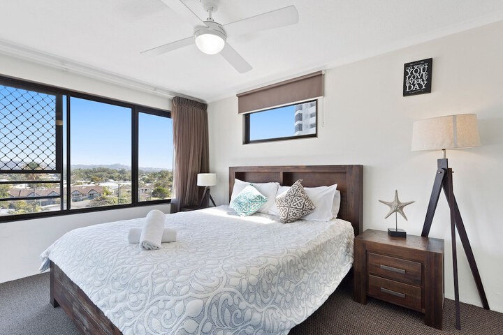 Room 2 of 56