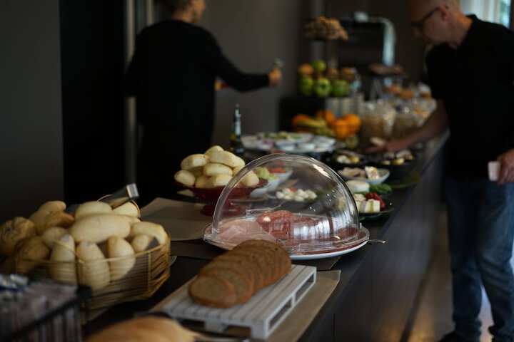 Breakfast/Coffee Service 34 of 76