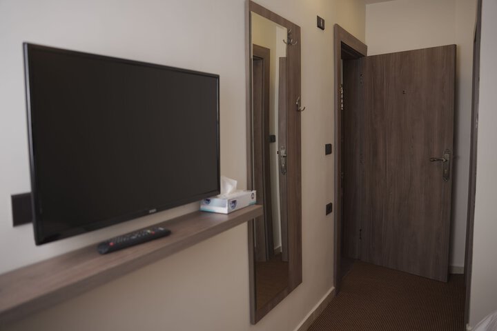 Room 11 of 23