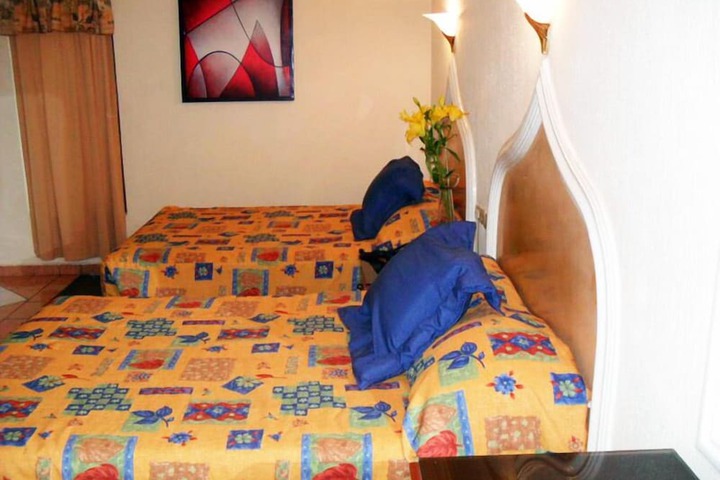 Room 7 of 28