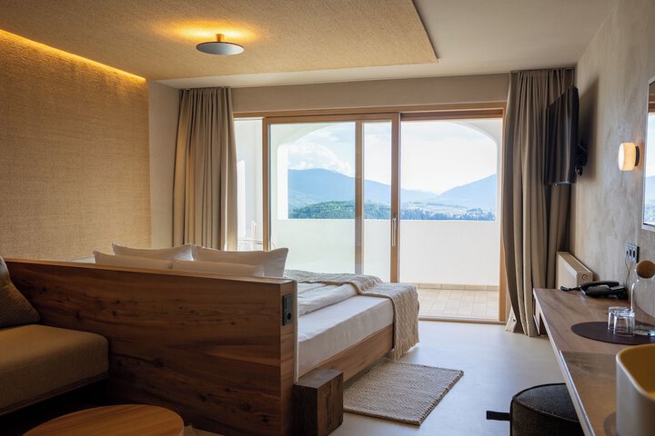 Room 4 of 35