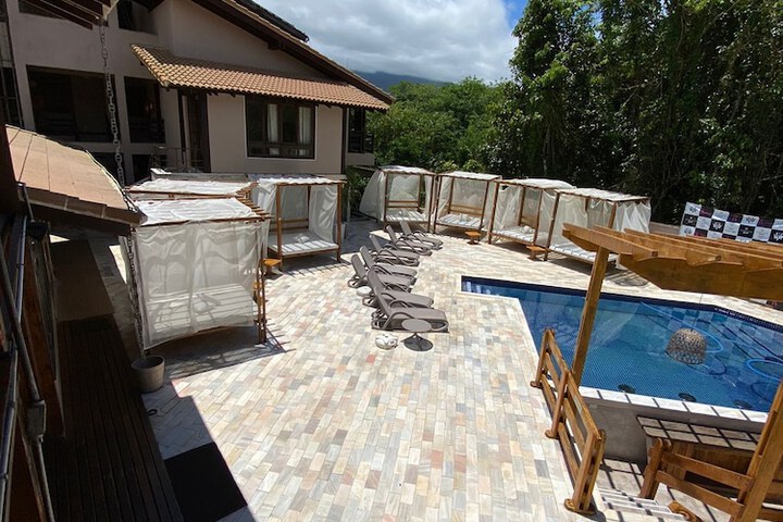 Pool 14 of 35