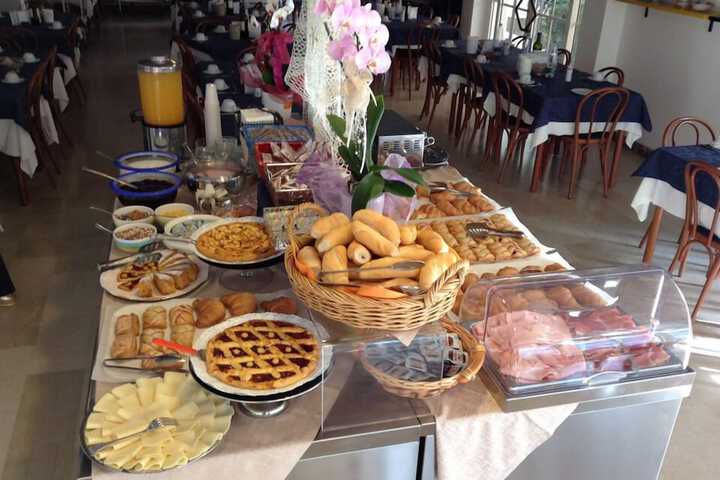 Breakfast/Coffee Service 34 of 57
