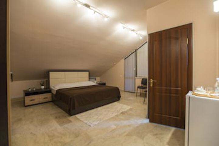 REPUBLIC SQUARE BOUTIQUE HOTEL