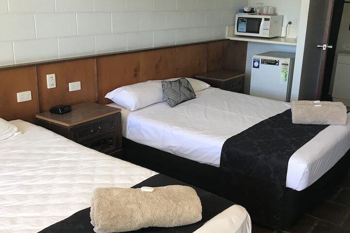 Room 4 of 85