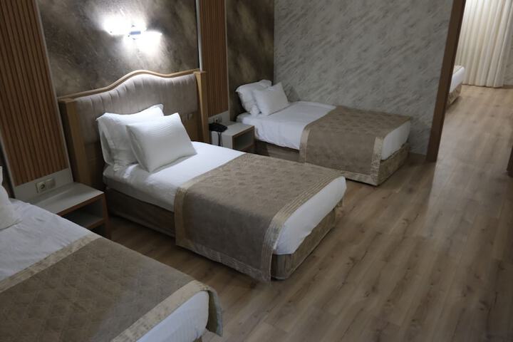 Room 30 of 46