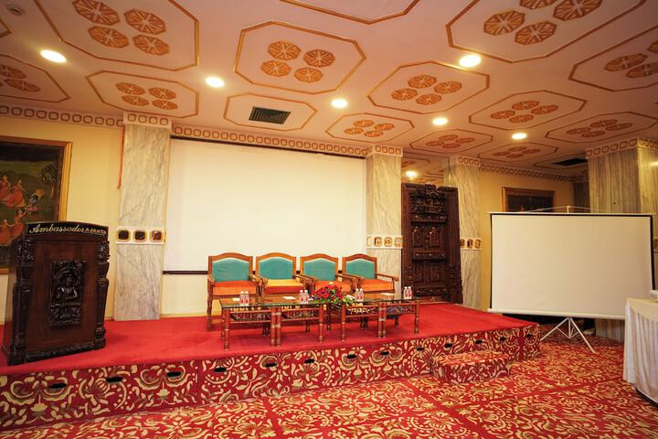 Ballroom/Hall 76 of 112