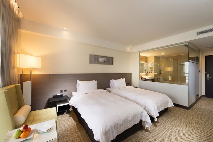 Room 11 of 44