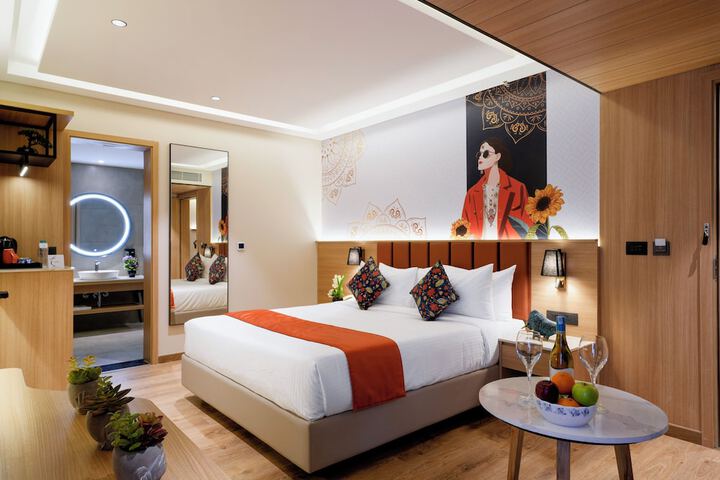 Room 10 of 24