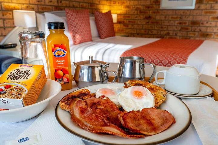 Breakfast/Coffee Service 8 of 10