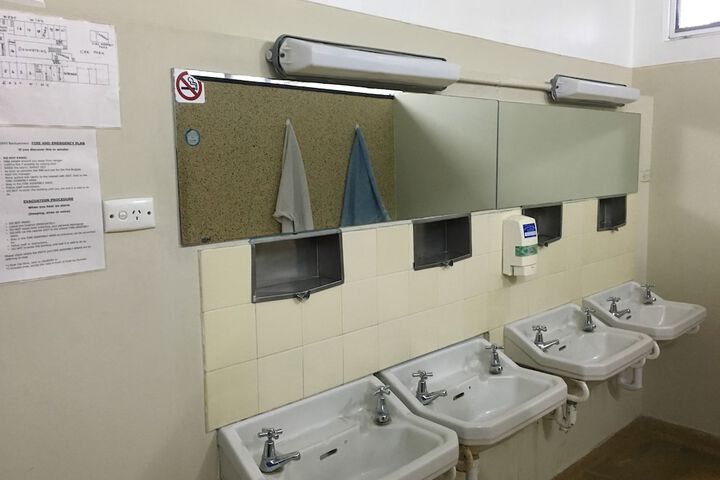 Room 33 of 52