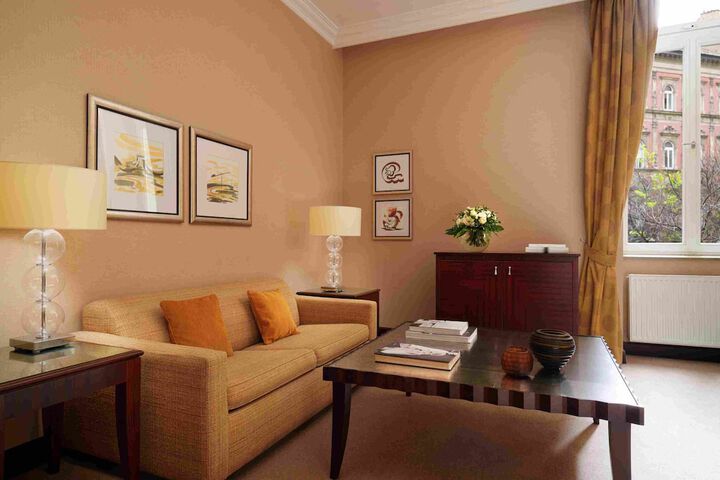 Room 43 of 80